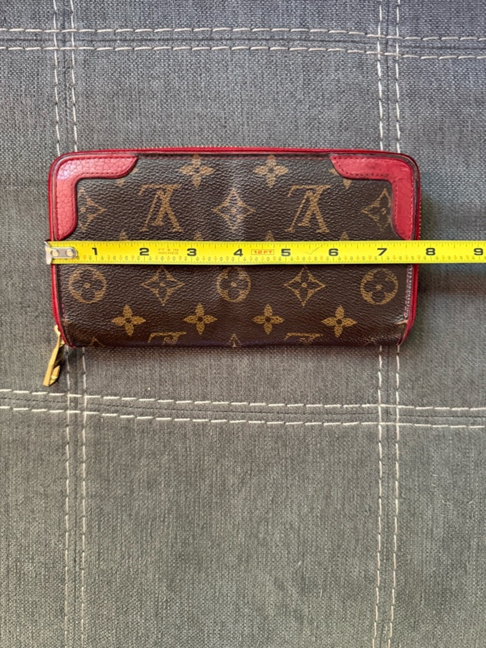 Used Louis Vuitton Retiro Zippy Wallet - Picture 13 of 14